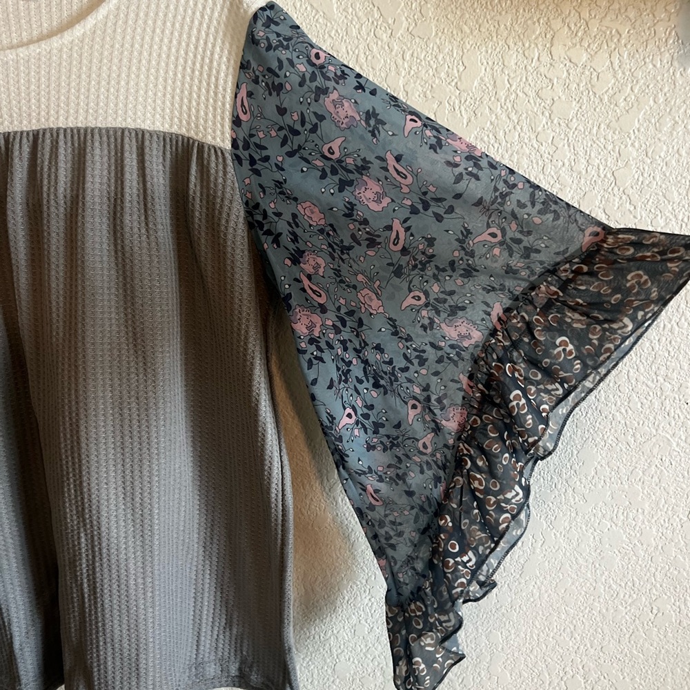 Women's White and Gray Top with Floral Sleeves - Picture 2 of 3